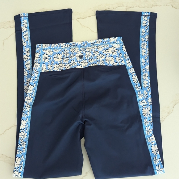 Lilly Pulitzer Carpe Vita Flare Leggings - Picture 5 of 8